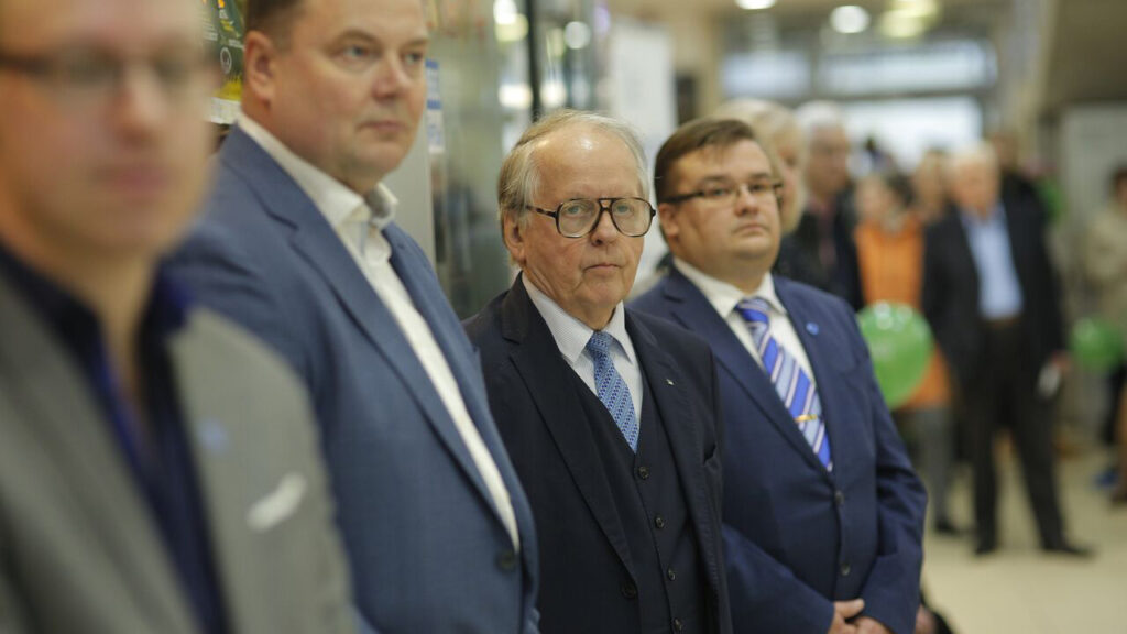 Toomas Voolaid Erakondade esinumbriteks valdavalt saarlased - Hiiu Leht