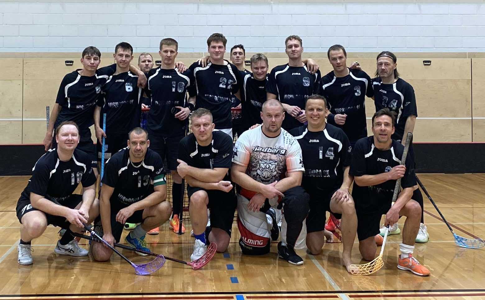 Saalihokiliiga 35+ hooaeg sai avalöögi hiidlastele edukalt – nii Lauka Kolhoos kui ka Viskoosa SK alustasid uut hooaega võidukalt.
The post KINDEL VÕIT | Hiidla