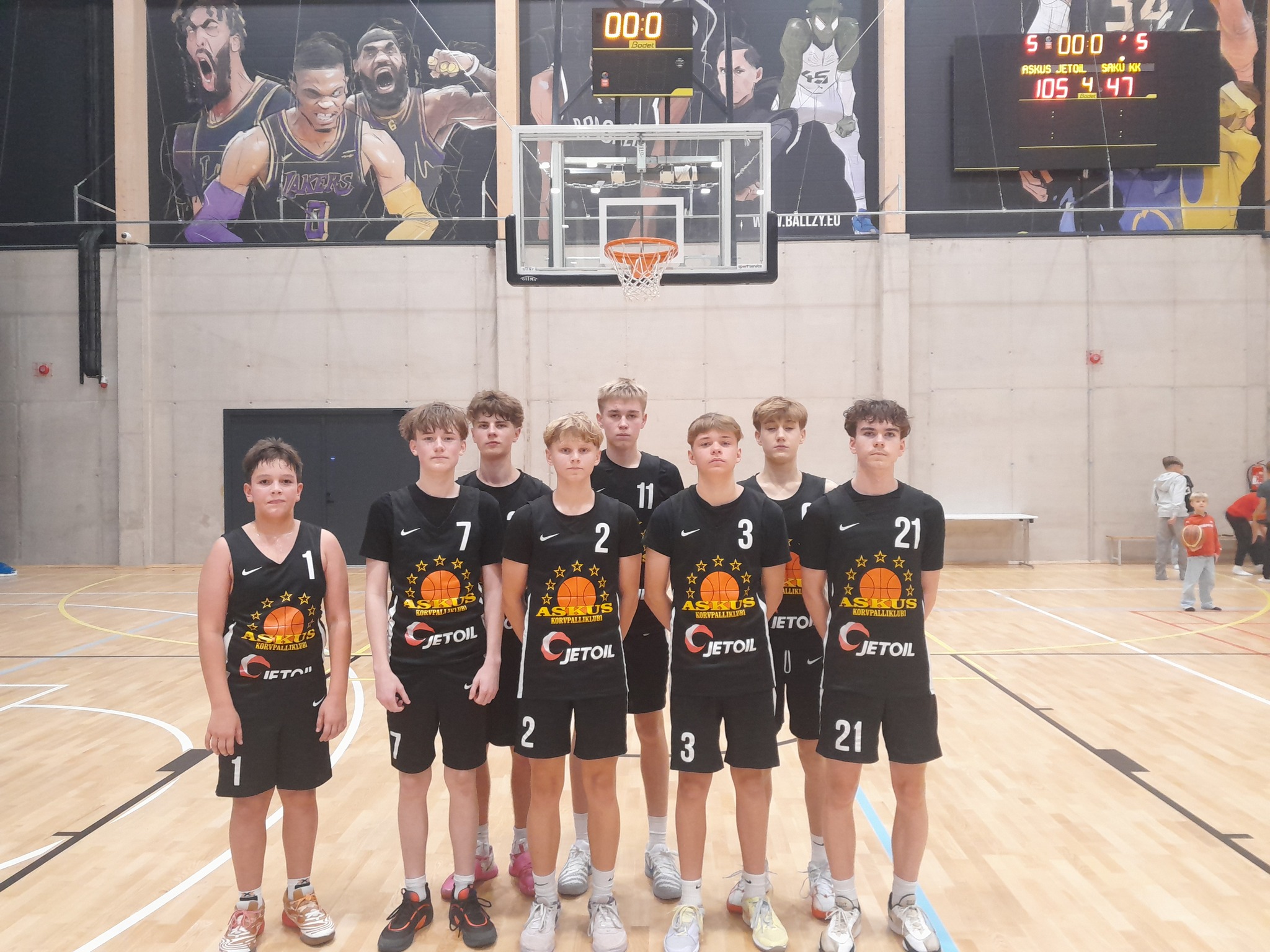 Hiiumaa KK Askus Jetoil / Hiiumaa Spordikooli U16 korvpallipoisid pidasid 16. novembril järjekordsed Eesti meistrivõistluste mängud ning tegid seda muljet avald